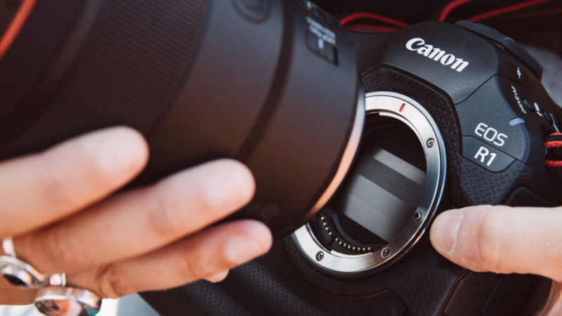 بررسی دوربین Canon EOS R1 بررسی دوربین Canon EOS R1